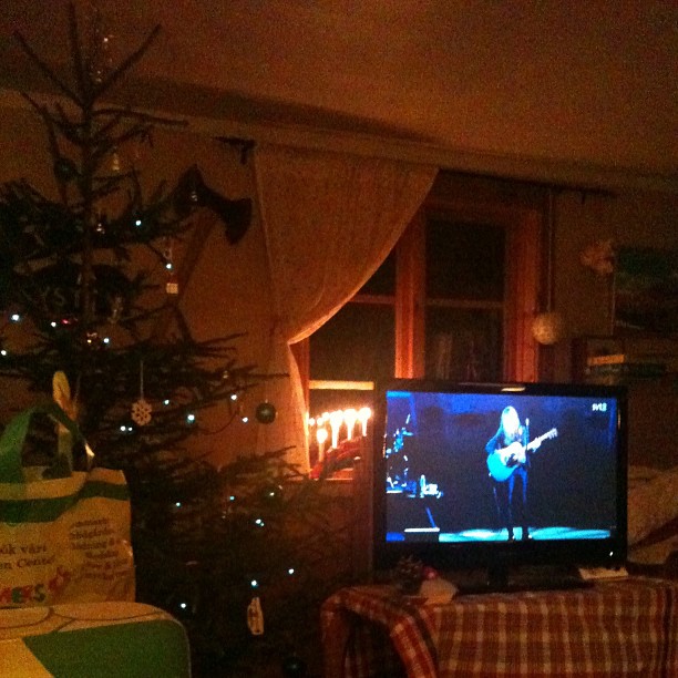 541711_10151196745461452_1788525620_n